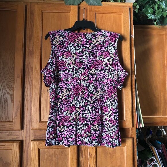 NWT Michael Kors Pink Floral Printed Cold Shoulder 1/4 Zip Front Top - L - Picture 9 of 13